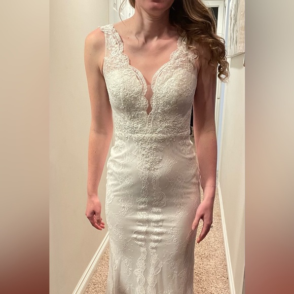 Lulu’s Wedding- Lace Mermaid Wedding Dress - Picture 3 of 10